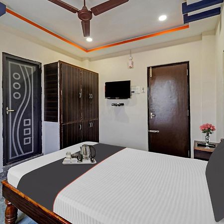 מלון טירופאטי Capital O Lakshmi Residency מראה חיצוני תמונה