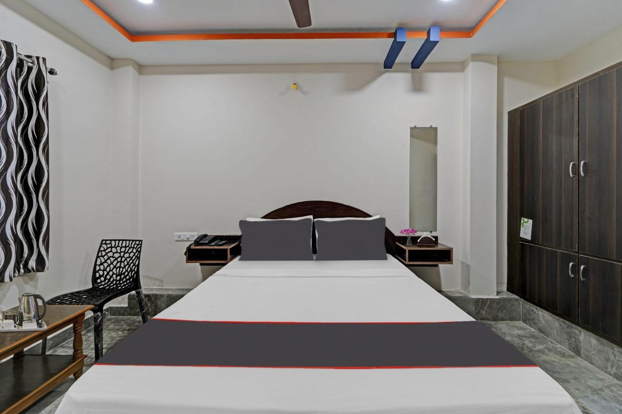 מלון טירופאטי Capital O Lakshmi Residency מראה חיצוני תמונה