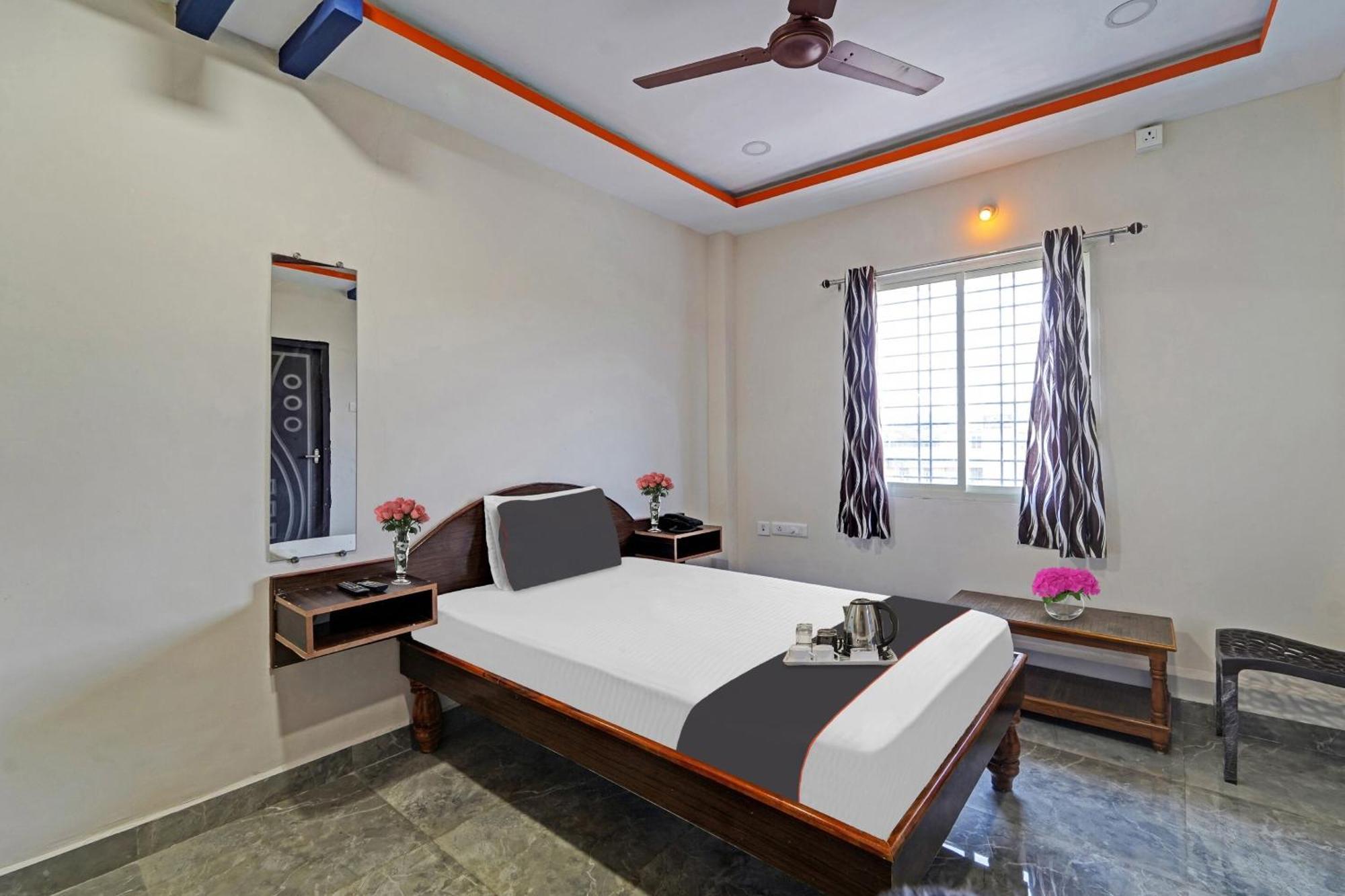 מלון טירופאטי Capital O Lakshmi Residency מראה חיצוני תמונה